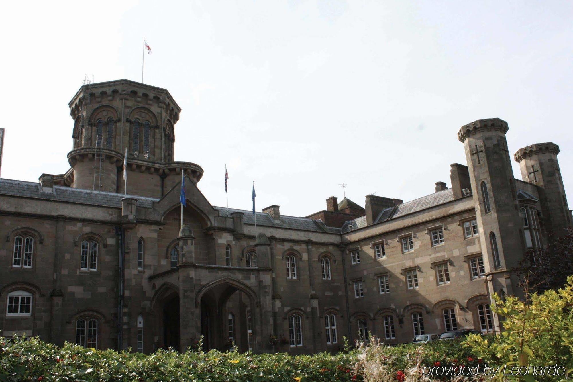 Studley Castle Hotel Exterior photo